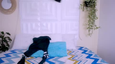 Snapshot of dina_mcry chatting on April 23, 4:53 pm DINA online show from April 23, 4:53 pm