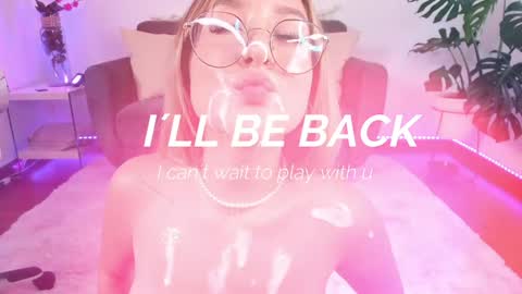 Snapshot of dina_ride chatting on December 22, 3:33 pm online show from December 22, 3:33 pm