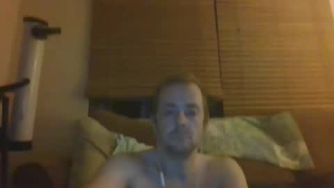 Snapshot of dingleberryjonesmagee chatting on April 16, 8:04 am dingleberryjonesmagee online show from April 16, 8:04 am