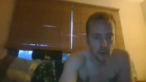 Snapshot of dingleberryjonesmagee chatting on April 17, 11:19 pm dingleberryjonesmagee online show from April 17, 11:19 pm