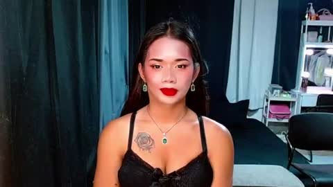 Snapshot of diorjhaluxxe chatting on June 30, 6:03 am Dior online show from June 30, 6:03 am
