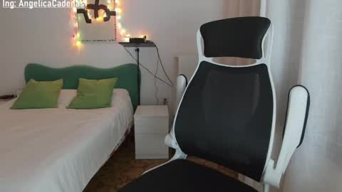 Snapshot of diosa_cadenas chatting on December 7, 12:41 am Anglica A online show from December 7, 12:41 am