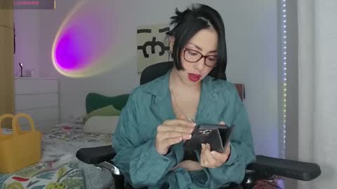 Anglica A online show from November 16, 7:19 pm