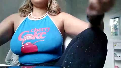 diosadeluniverso_ online show from September 11, 8:20 pm