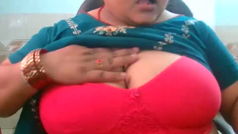 Snapshot of dipa2345 chatting on March 16, 4:40 am dipa2345 online show from March 16, 4:40 am