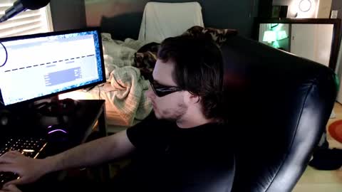 Snapshot of dirk_sloan chatting on May 11, 5:43 pm Dirk Sloan online show from May 11, 5:43 pm