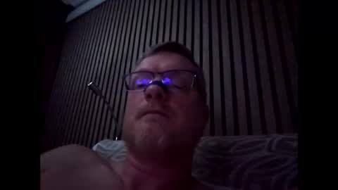 dirkkie1975 online show from April 4, 10:18 pm