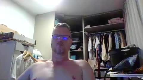 dirkkie1975 online show from June 26, 7:02 am