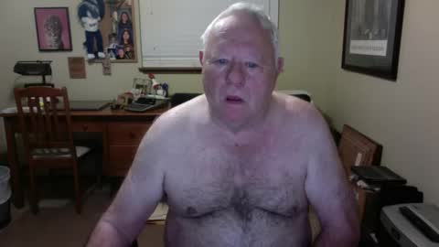 dirtrider195080438 online show from April 14, 1:06 pm