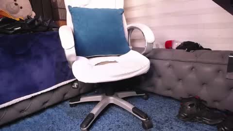 dirty_27cms online show from February 22, 9:15 pm