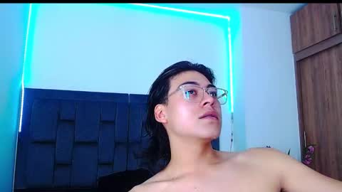 dirty model online show from September 27, 12:15 am