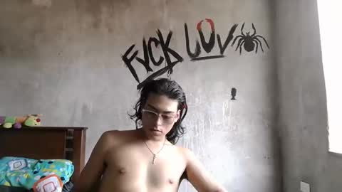 dirty model online show from March 29, 6:19 pm