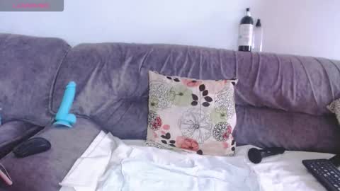 Snapshot of dirty_squirt_molly chatting on October 15, 2:06 pm molly online show from October 15, 2:06 pm