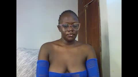 ELLE online show from December 18, 4:18 am