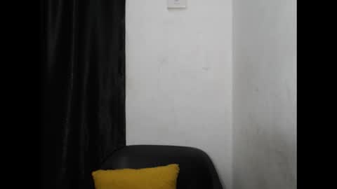 Snapshot of dirtyangel70 chatting on February 23, 4:10 am Dirtyangel online show from February 23, 4:10 am