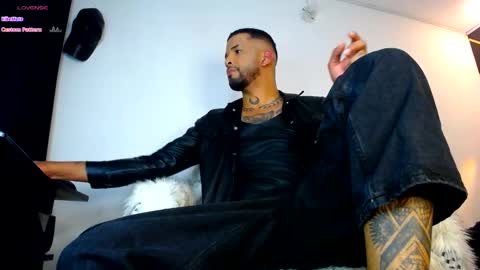 Snapshot of dirtybhot chatting on October 8, 2:42 am I just want to be happy online show from October 8, 2:42 am