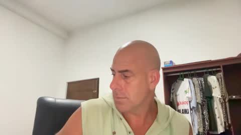 Snapshot of dirtydanlondon chatting on February 6, 12:37 pm Dirtydanlondon online show from February 6, 12:37 pm