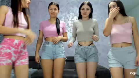 Snapshot of dirtygirls99 chatting on October 4, 10:52 pm Gyna Josie online show from October 4, 10:52 pm
