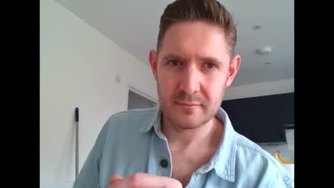 Snapshot of dirtylondon729 chatting on March 4, 12:22 pm Exhibitionist Ben online show from March 4, 12:22 pm