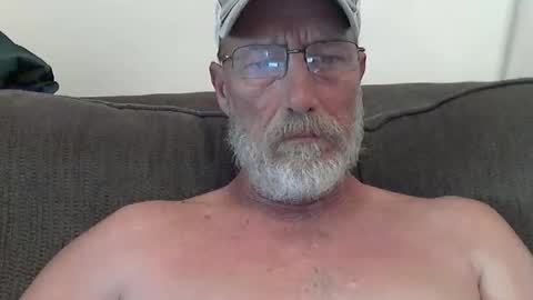 Snapshot of dirtynastyoldman chatting on September 23, 4:43 pm dirtynastyoldman online show from September 23, 4:43 pm