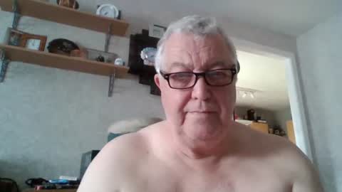 Snapshot of dirtyoldscot1960 chatting on June 15, 11:01 am Fergus online show from June 15, 11:01 am