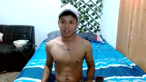 Snapshot of dirtyslimlatin chatting on April 29, 5:17 pm dirtyslimlatin online show from April 29, 5:17 pm