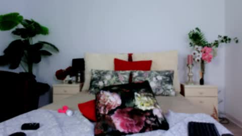 Chloe online show from October 2, 9:16 am