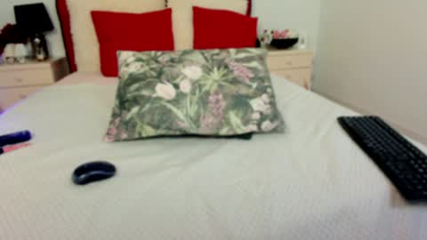 Chloe online show from April 8, 8:58 am