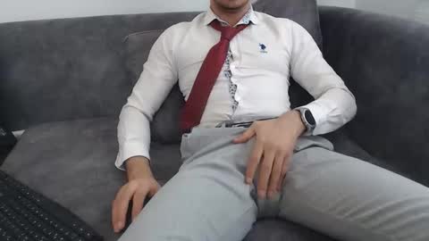 Snapshot of dirtyybooyy77 chatting on April 1, 10:38 am dirtyybooyy77 online show from April 1, 10:38 am