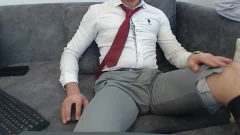 Snapshot of dirtyybooyy77 chatting on April 2, 10:02 am dirtyybooyy77 online show from April 2, 10:02 am