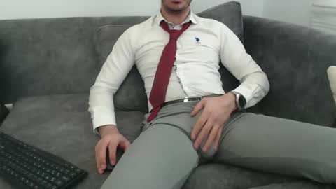 Snapshot of dirtyybooyy77 chatting on April 3, 10:13 am dirtyybooyy77 online show from April 3, 10:13 am