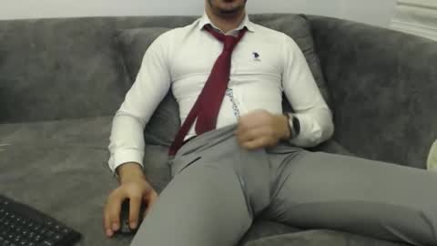 Snapshot of dirtyybooyy77 chatting on April 5, 7:33 pm dirtyybooyy77 online show from April 5, 7:33 pm