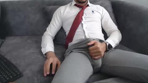 Snapshot of dirtyybooyy77 chatting on April 14, 9:37 am dirtyybooyy77 online show from April 14, 9:37 am