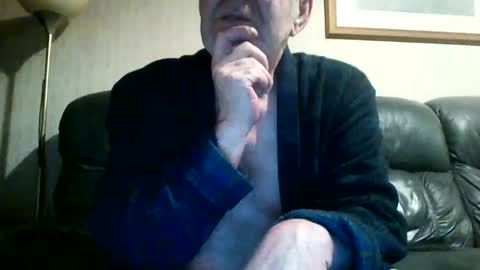 Snapshot of discovery63 chatting on February 15, 8:11 pm discovery63 online show from February 15, 8:11 pm