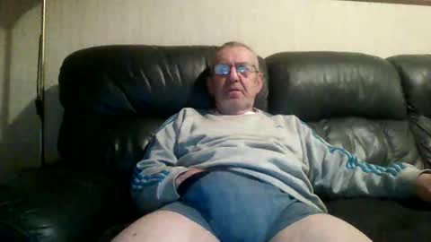 Snapshot of discovery63 chatting on November 3, 6:42 pm discovery63 online show from November 3, 6:42 pm