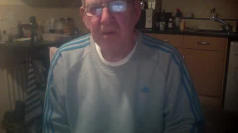 Snapshot of discovery63 chatting on November 19, 7:03 pm discovery63 online show from November 19, 7:03 pm