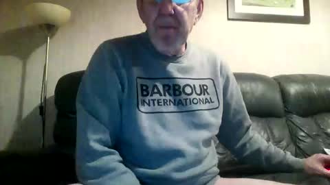Snapshot of discovery63 chatting on February 2, 7:23 pm discovery63 online show from February 2, 7:23 pm