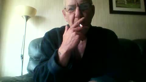 Snapshot of discovery63 chatting on March 2, 11:50 am discovery63 online show from March 2, 11:50 am