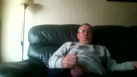 Snapshot of discovery63 chatting on April 4, 4:15 pm discovery63 online show from April 4, 4:15 pm