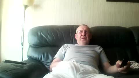 Snapshot of discovery63 chatting on April 13, 12:54 pm discovery63 online show from April 13, 12:54 pm