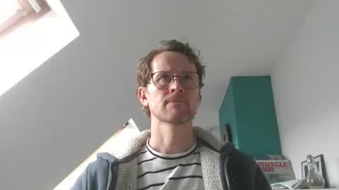 Snapshot of discovery_99 chatting on November 4, 2:05 pm discovery_99 online show from November 4, 2:05 pm