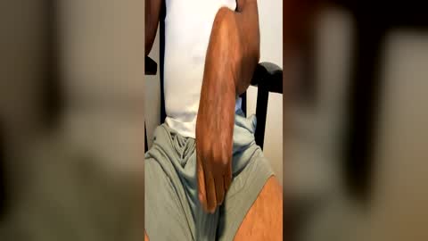 discretmature online show from June 15, 2:52 pm