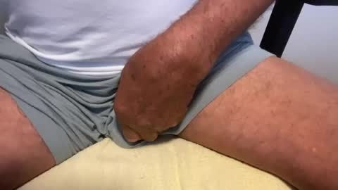 discretmature online show from August 7, 1:57 pm