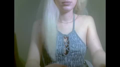 Snapshot of ditamilton chatting on September 23, 7:28 pm DitaMilton online show from September 23, 7:28 pm