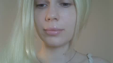 DitaMilton online show from March 23, 7:40 pm