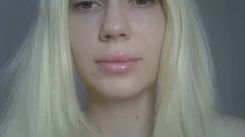 DitaMilton online show from April 6, 11:55 am