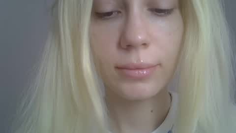 DitaMilton online show from April 22, 8:39 am