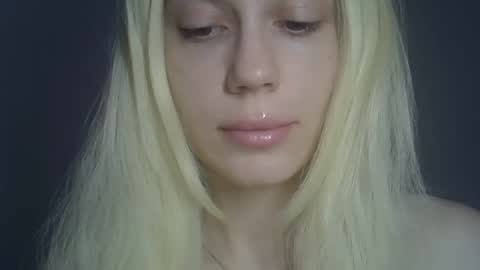 DitaMilton online show from April 23, 4:09 pm