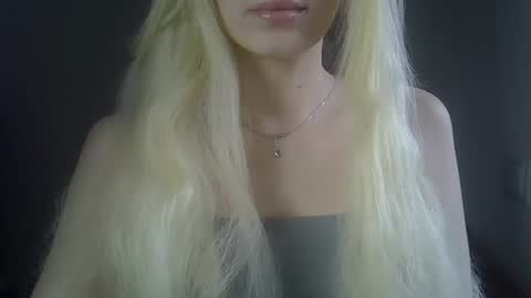 DitaMilton online show from April 25, 11:24 am