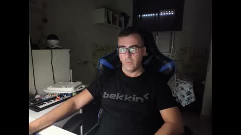 Snapshot of ditos_c chatting on October 2, 9:16 am ditos_c online show from October 2, 9:16 am